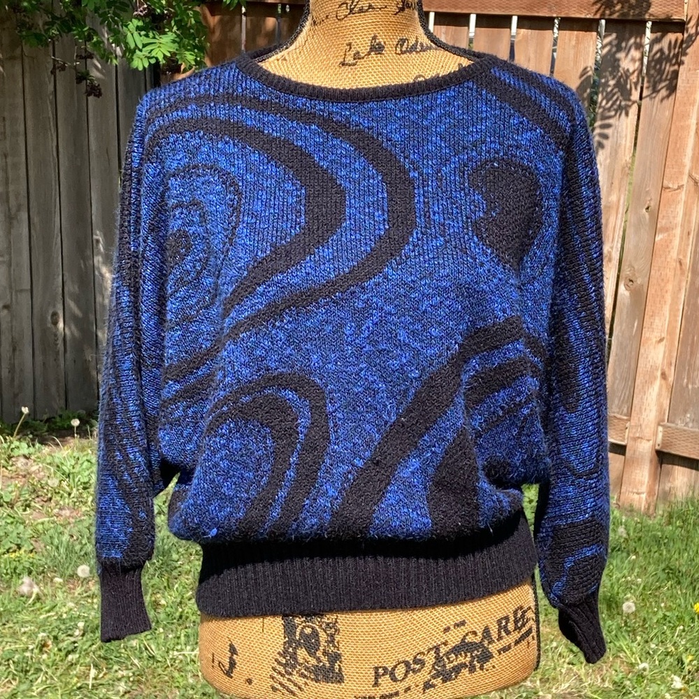 Vtg Designer Originals Blue/Black Swirl Dolman Sleeve Cropped Sweater Women’s M